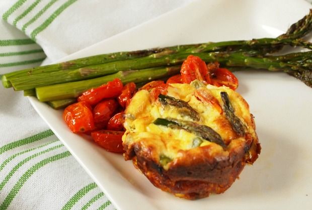 mini quiche with asparagus and tomatoes